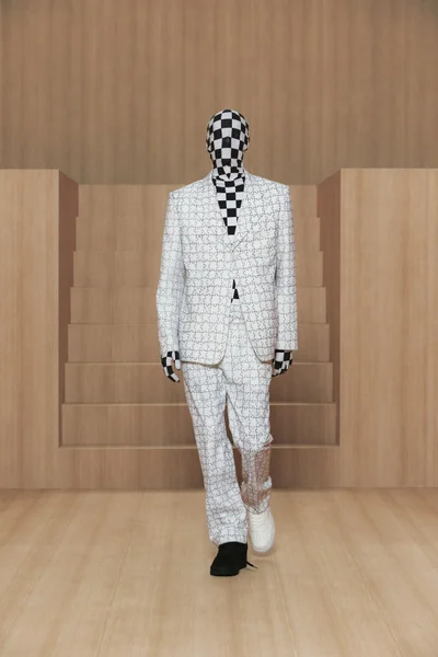 Look 57